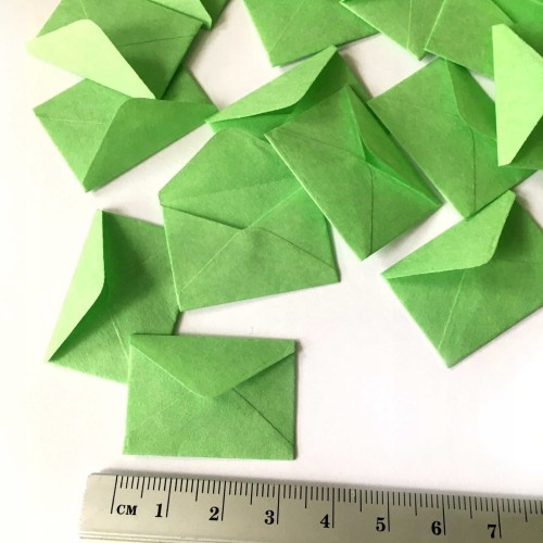 25-szt-miniaturowe-koperty-ZIELONE-mini-3-1x2-2cm-scrapbooking-lapbook-Kod-producenta-minikpzi121.jpg