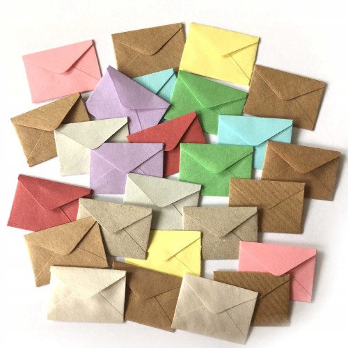 25-szt-miniaturowe-koperty-KOLOROWE-mini-3-1x2-2cm-scrapbooking-lapbook.jpg
