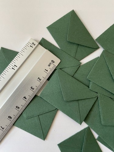 25-szt-miniaturowe-koperty-ZIELONE-mini-3x4-3-cm-scrapbooking-lapbook-Marka-bez-marki.jpg
