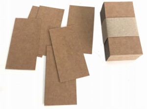 100 szt karteczki papierowe kraft Kartoniki BEZ DZIURKI do stempli 3,4x6 cm